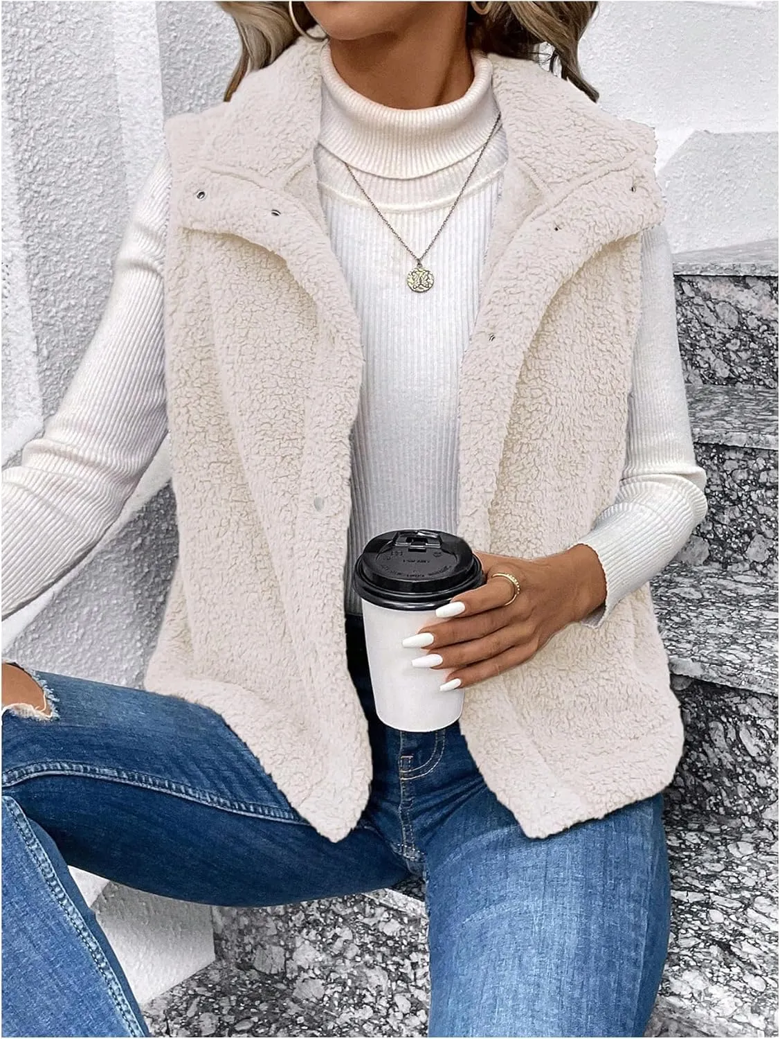 GORGLITTER Women's Fuzzy Vest Outerwear Trendy Fall Fleece Sherpa Vest Sleeveless Old Money Coat Vests