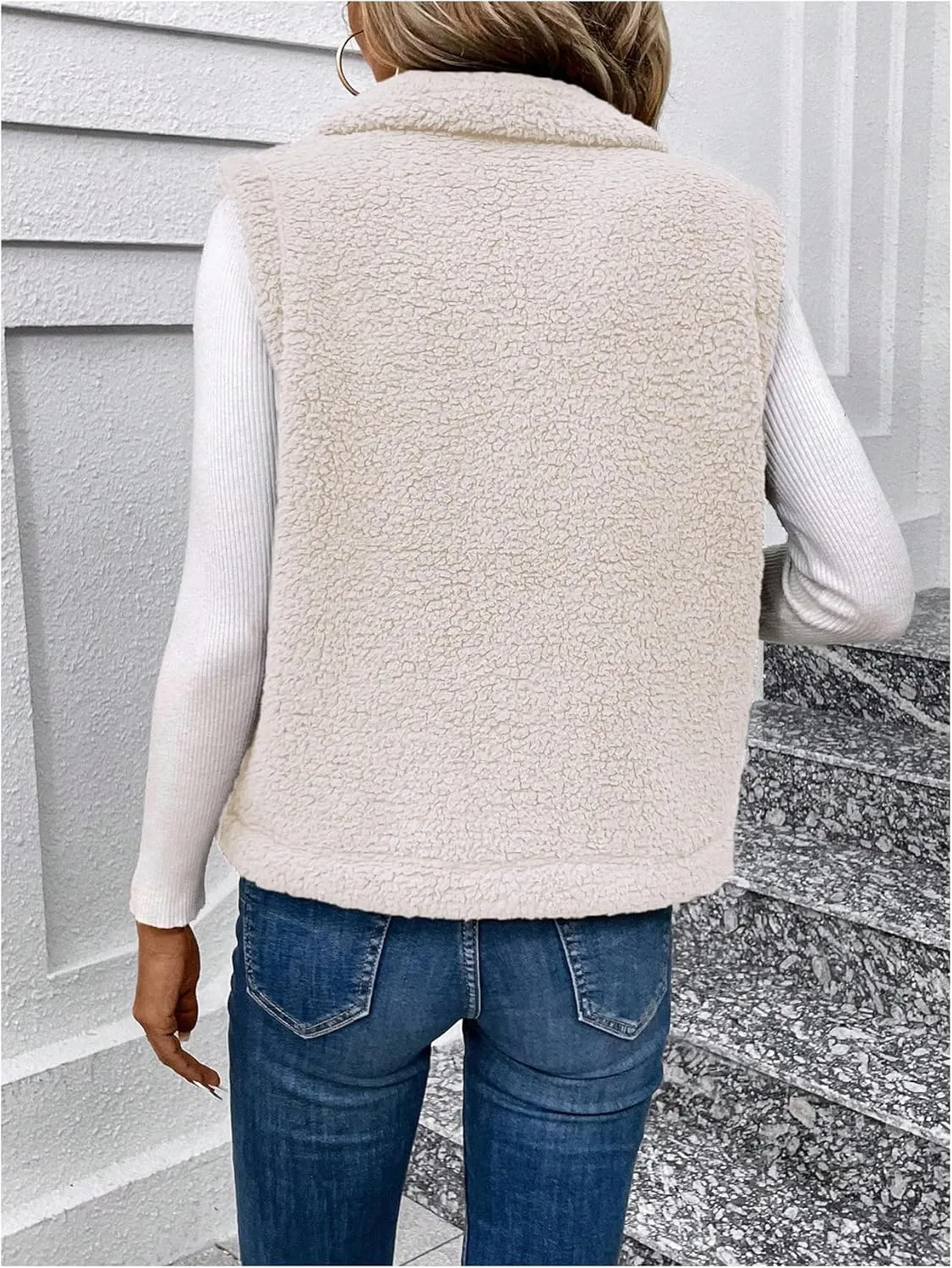 GORGLITTER Women's Fuzzy Vest Outerwear Trendy Fall Fleece Sherpa Vest Sleeveless Old Money Coat Vests