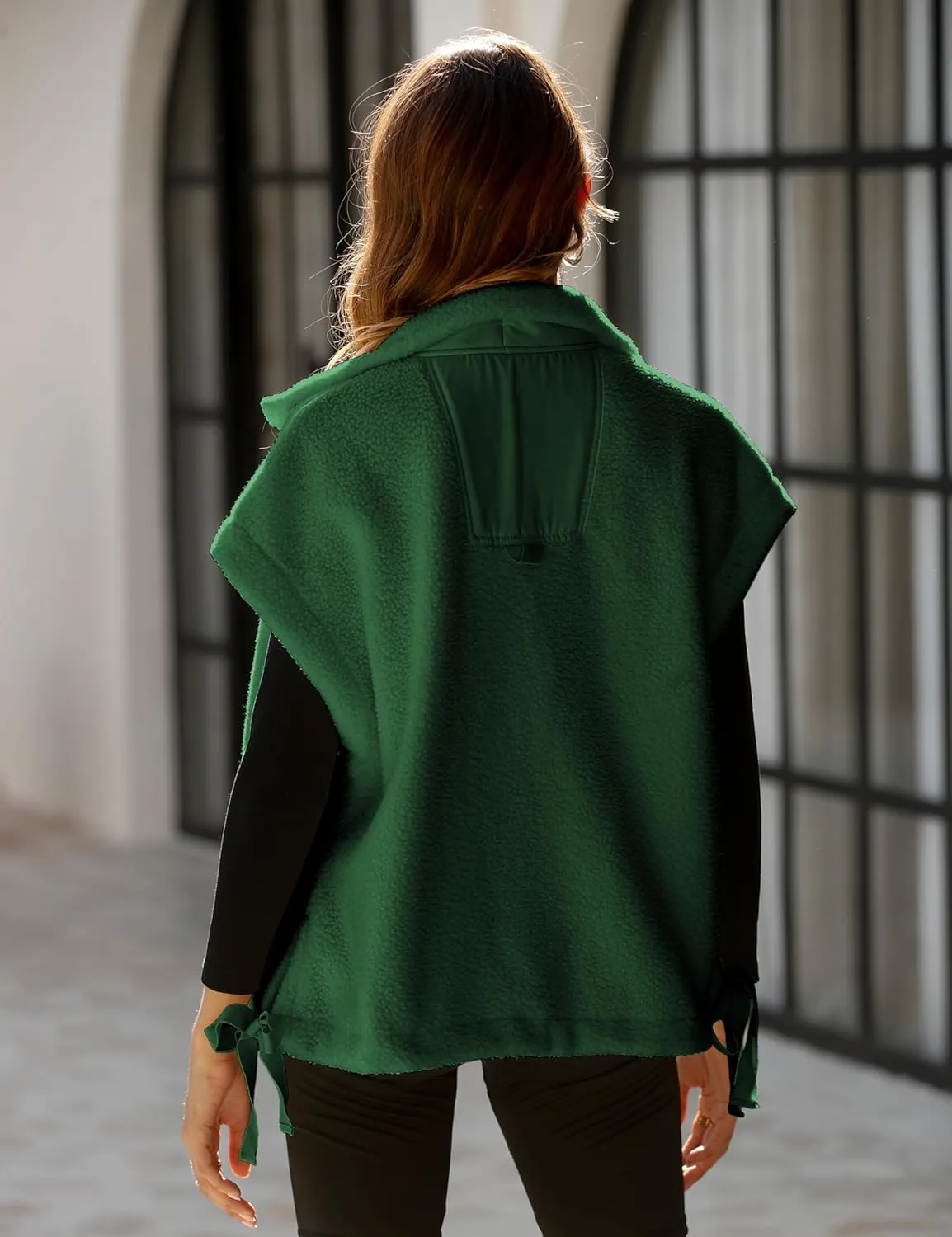 Women Oversized Fleece Vest Trendy Sleeveless Button Down Fuzzy Sherpa Jacket Winter Warm Outerwear Vest with Pockets