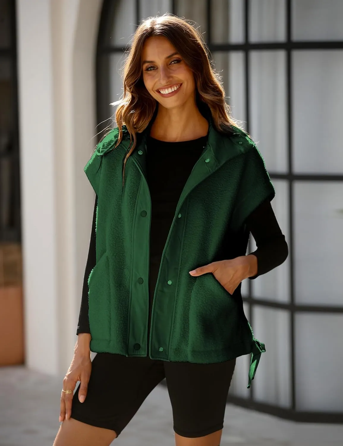 Women Oversized Fleece Vest Trendy Sleeveless Button Down Fuzzy Sherpa Jacket Winter Warm Outerwear Vest with Pockets