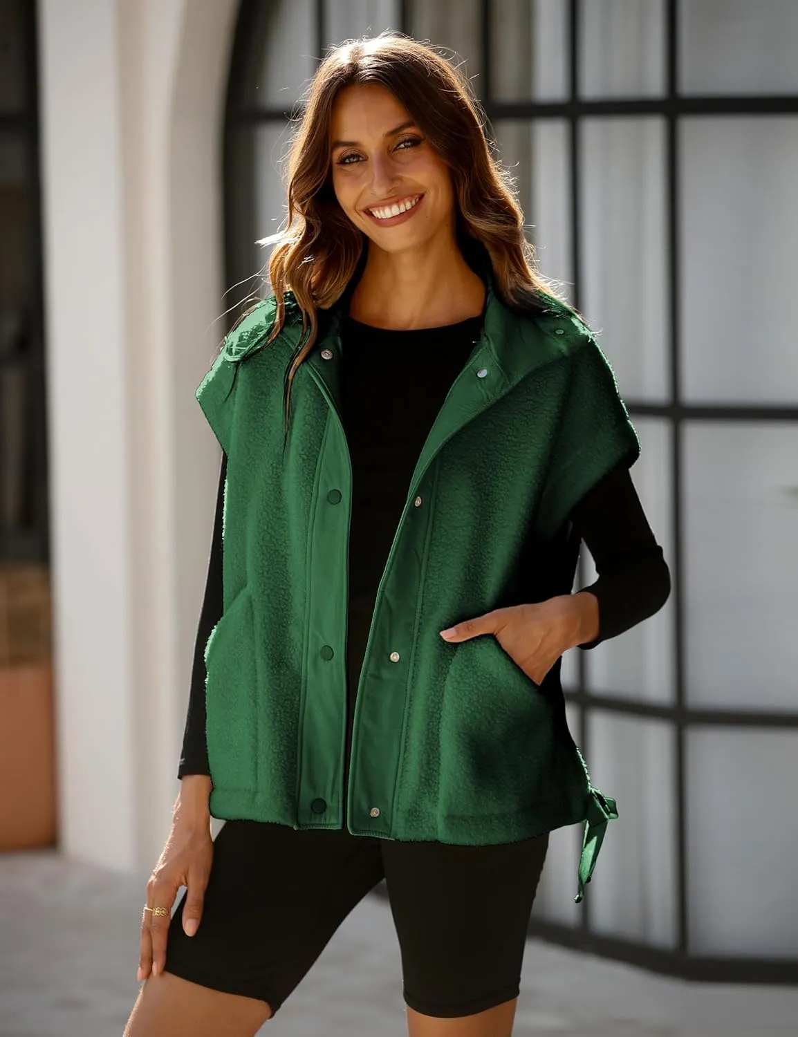 Women Oversized Fleece Vest Trendy Sleeveless Button Down Fuzzy Sherpa Jacket Winter Warm Outerwear Vest with Pockets