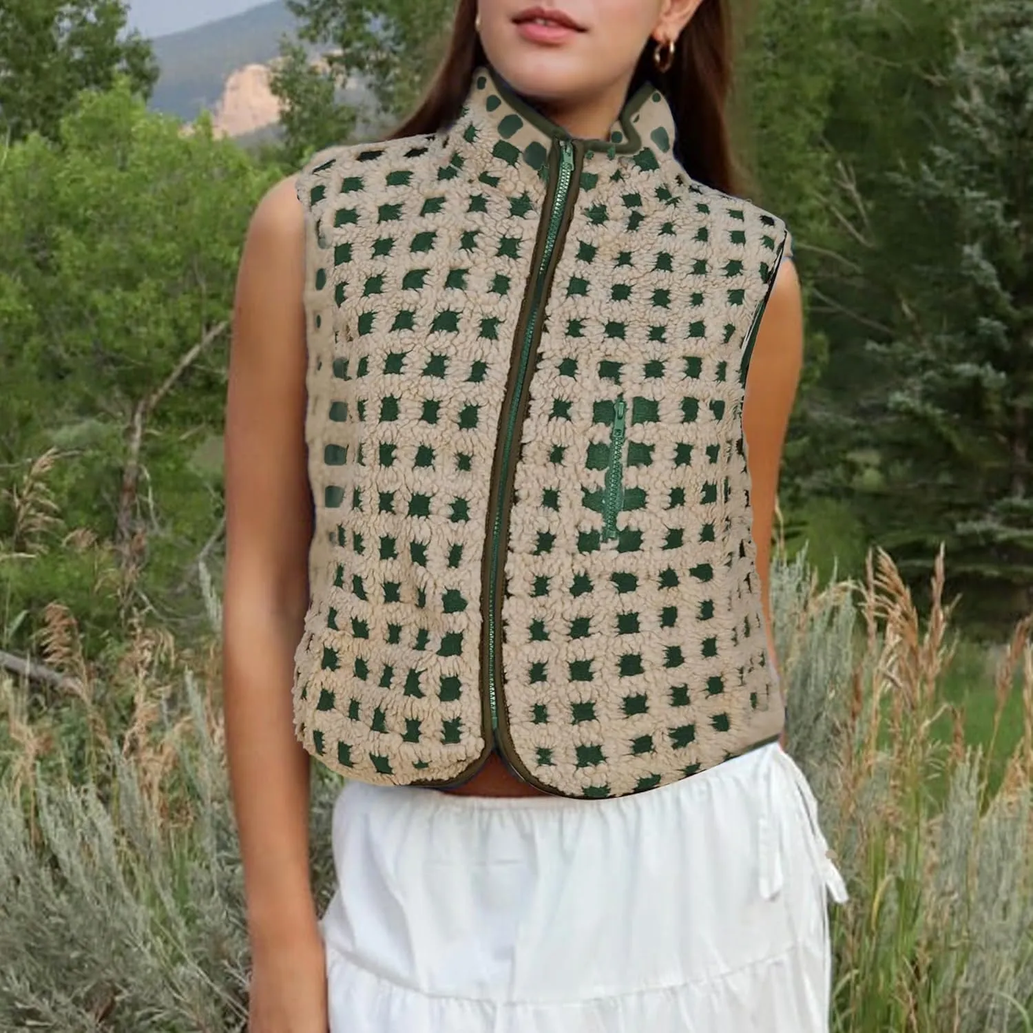 Womens Checkered Sherpa Vest Sleeveless Winter Fleece Jacket High Neck Zip Up Plaid Gilet with Chest Pocket