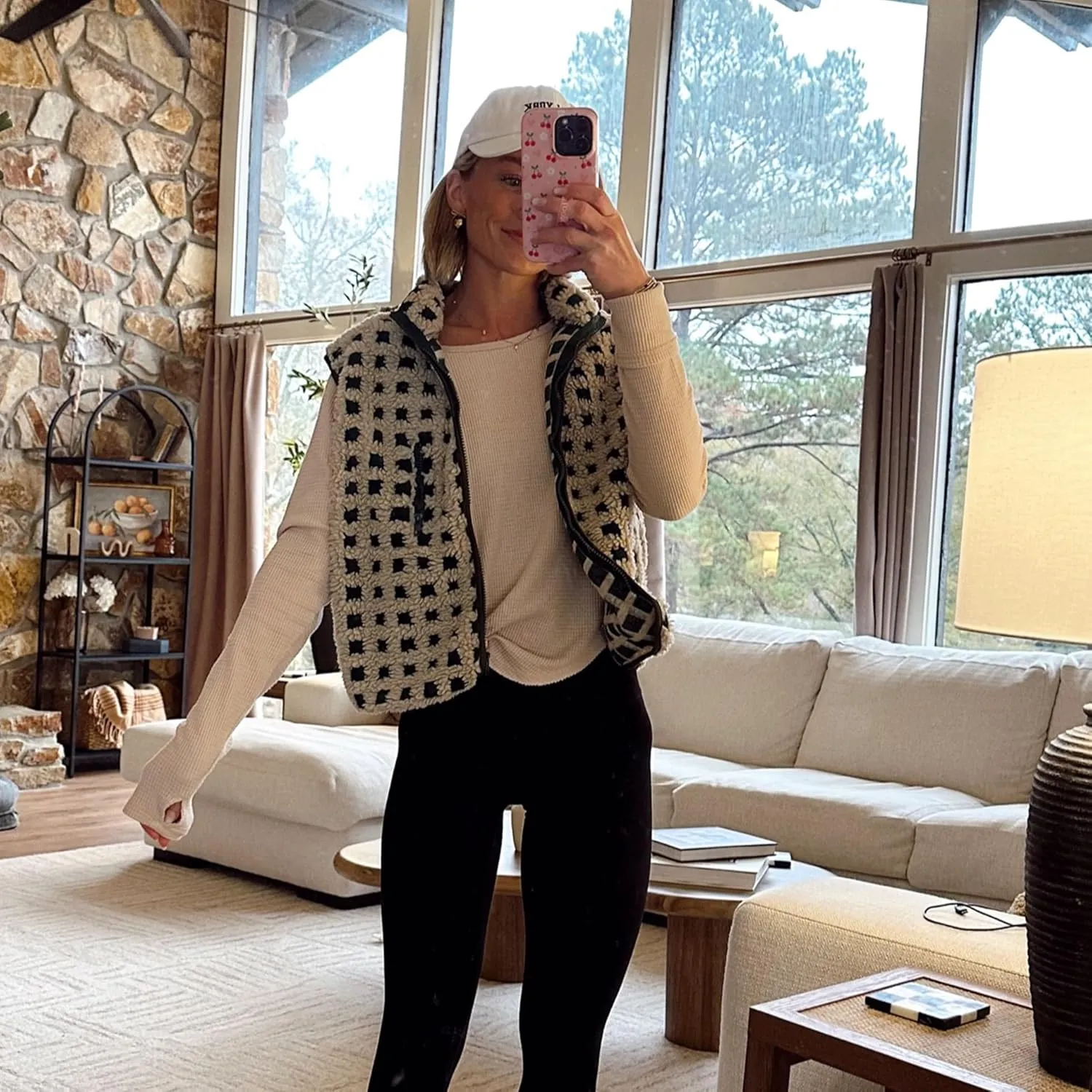 Womens Checkered Sherpa Vest Sleeveless Winter Fleece Jacket High Neck Zip Up Plaid Gilet with Chest Pocket
