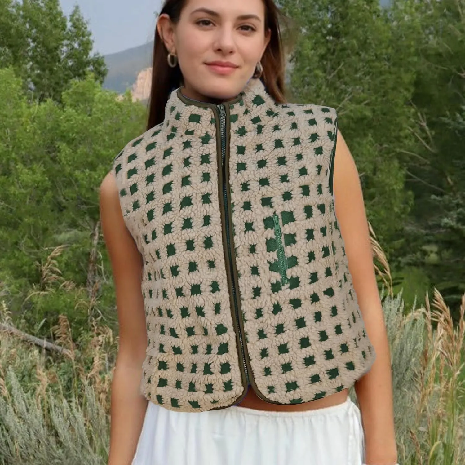 Womens Checkered Sherpa Vest Sleeveless Winter Fleece Jacket High Neck Zip Up Plaid Gilet with Chest Pocket
