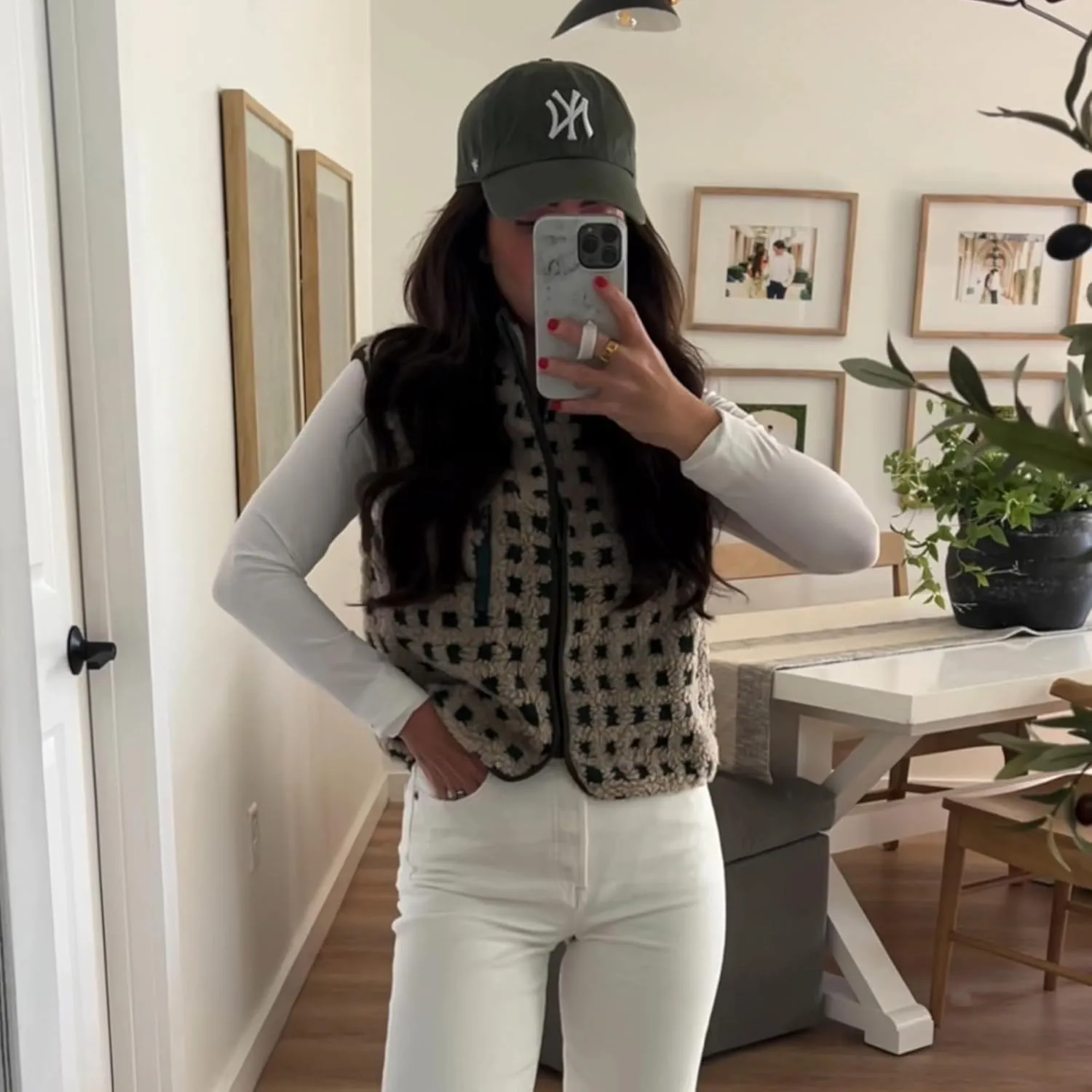Womens Checkered Sherpa Vest Sleeveless Winter Fleece Jacket High Neck Zip Up Plaid Gilet with Chest Pocket