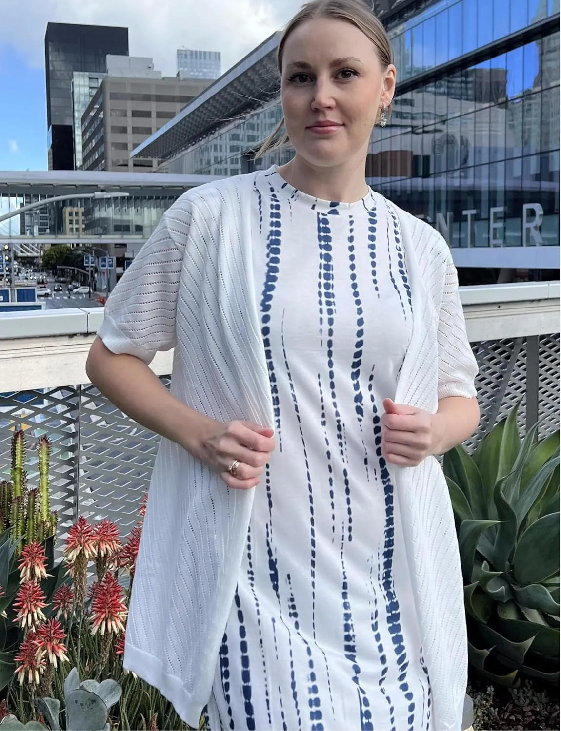 Zeagoo Lightweight Summer Cardigan for Women Short Sleeve V Neck Crochet Kimonos Loose Open Front Hollow Out Cover Ups